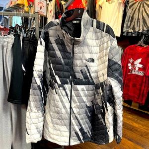 Men’s North Face Puffer Jacket